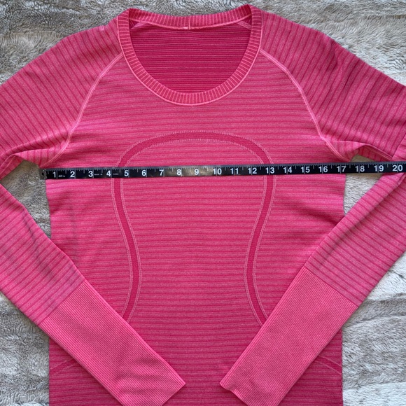 Lululemon Swiftly Tech Long Sleeve Crew Blue in Heathered Berry Rumble Size 8 - Picture 6 of 13